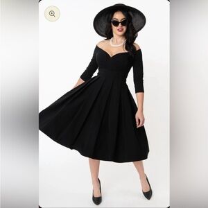 Unique Vintage Elegant Black Off-Shoulder Dress 1950s Classic Retro